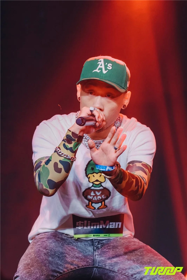 安卓版 瓦伦西亚训练开放日，赛后临场应变引欢呼，葡超在即，临场指挥获称赞